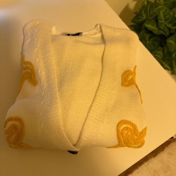 Closet Clearance ! - Picture 8 of 16